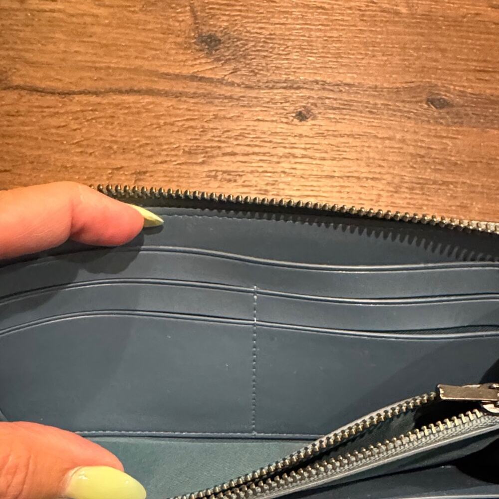 Coach Pre Owned Blue Leather Zip Wallet with Silver Logo few hairline marks. - Picture 7 of 12